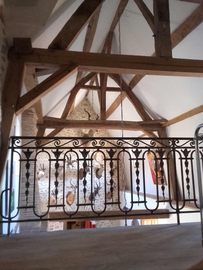 Les Chambres De La Basilique Neuvy-Saint-Sépulchre Екстериор снимка